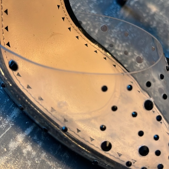 Adrienne Vittadini Black and Cream Heels 4 Inches - Picture 6 of 11